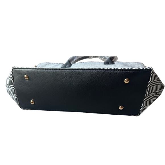 Trina Turk Optical Illusion Black & White Chevron 2 Way Tote NWT - Picture 6 of 16